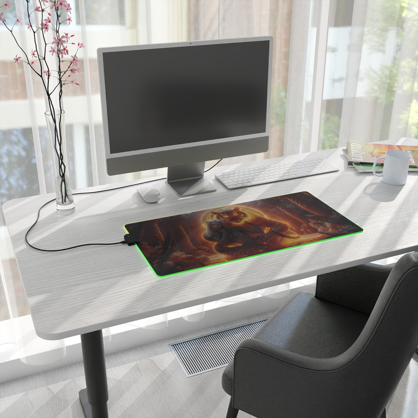 10K Lady Snake & Tiger "The Queen" - LED Gaming Mouse Pad