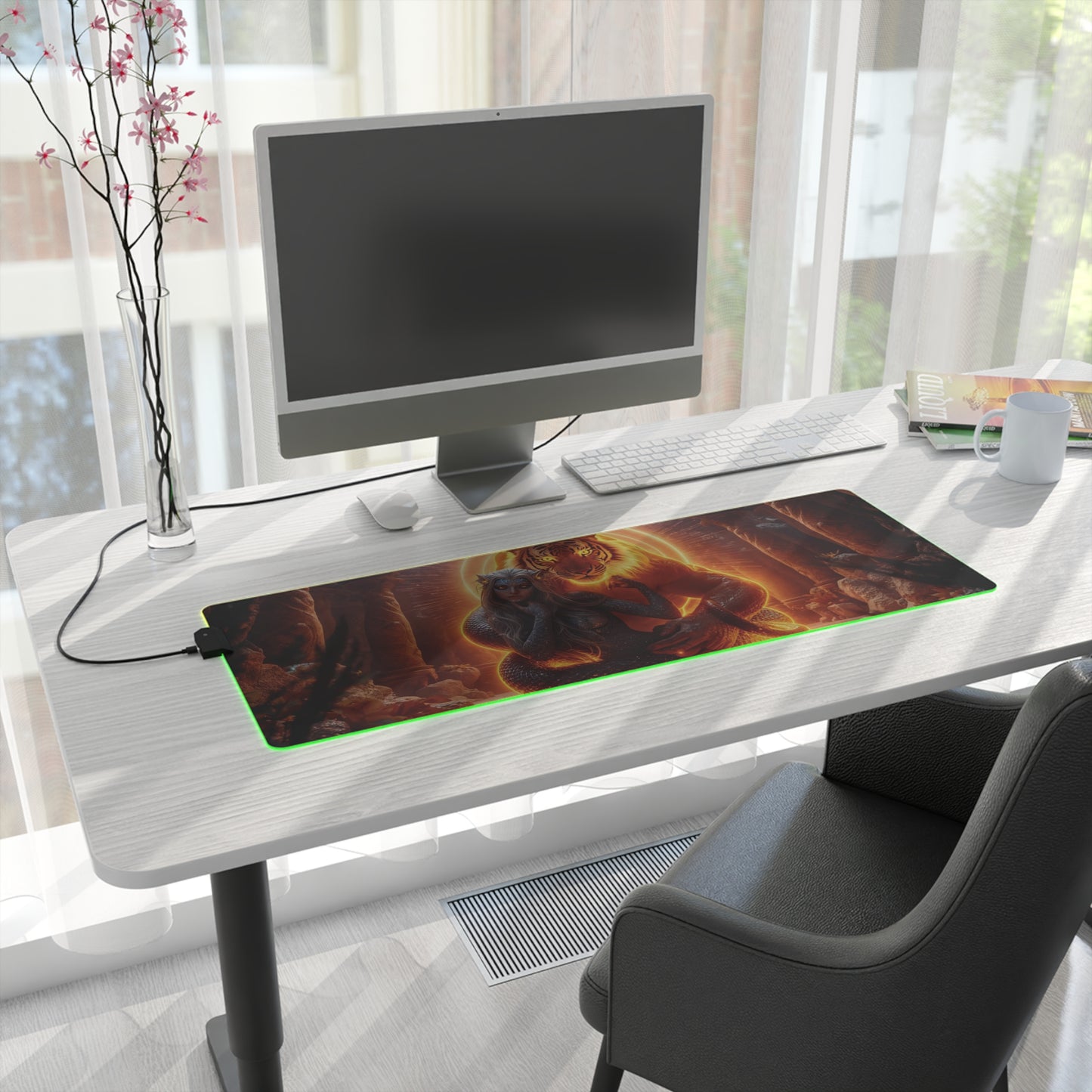 10K Lady Snake & Tiger "The Queen" - LED Gaming Mouse Pad