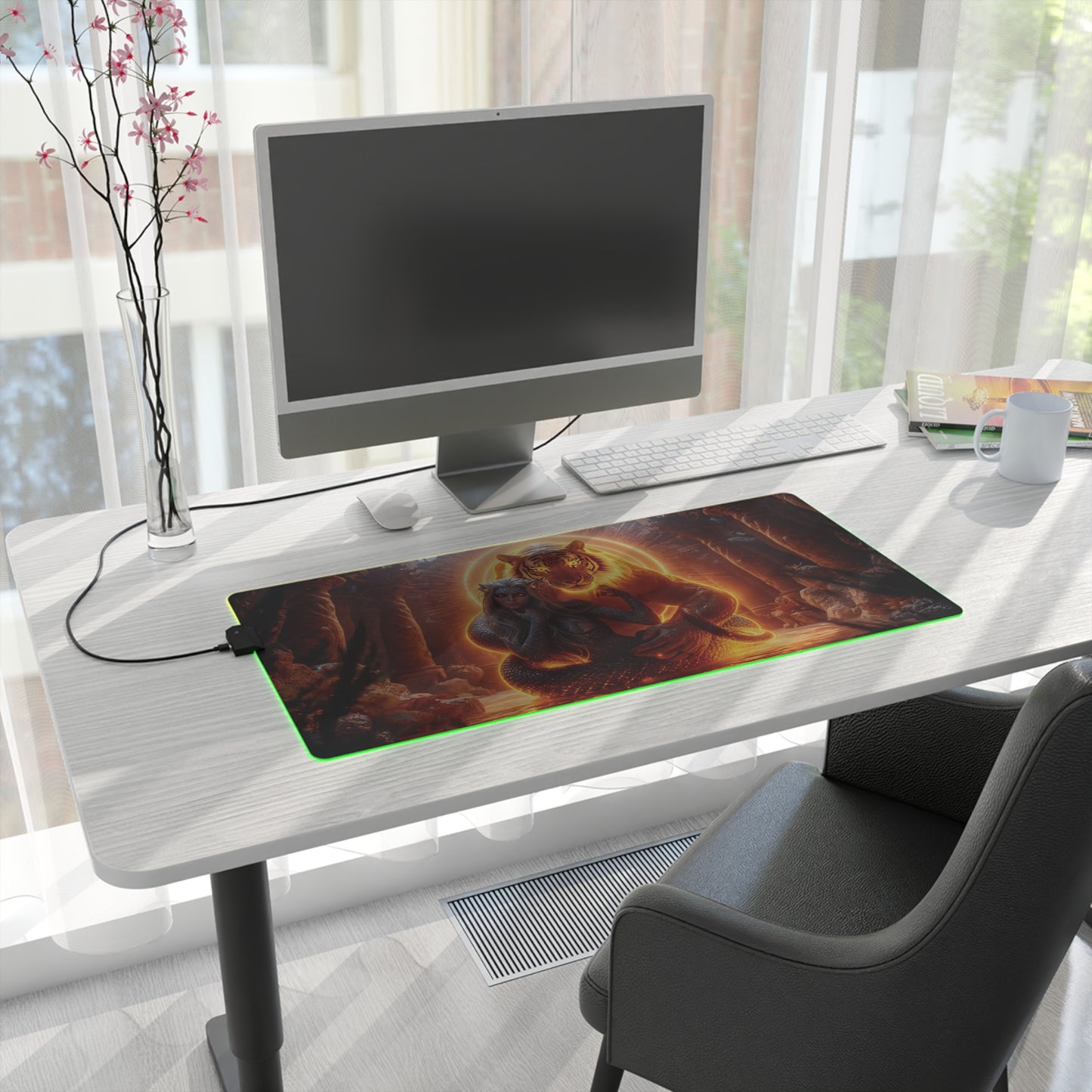 10K Lady Snake & Tiger "The Queen" - LED Gaming Mouse Pad