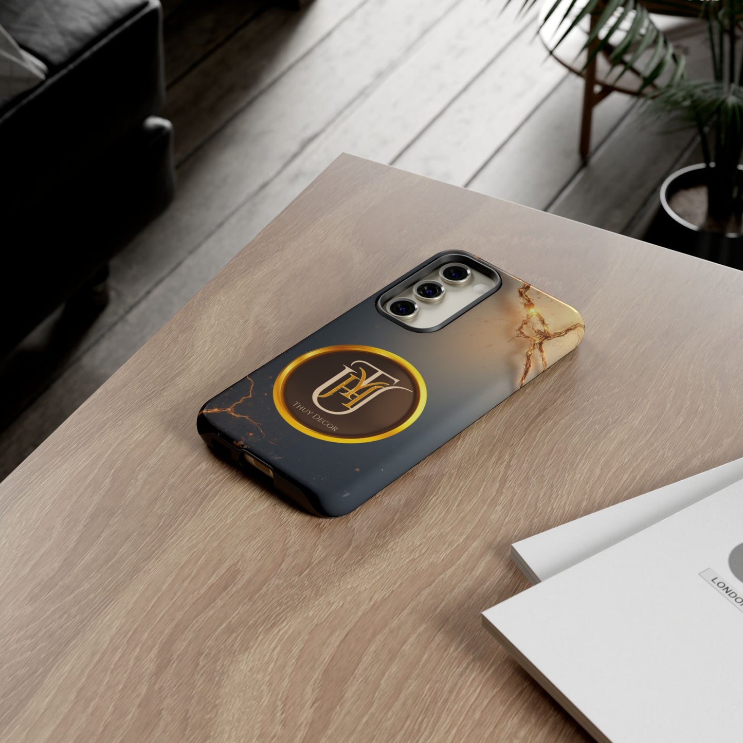 Thuy Decor Stylish Protective Mobile Case