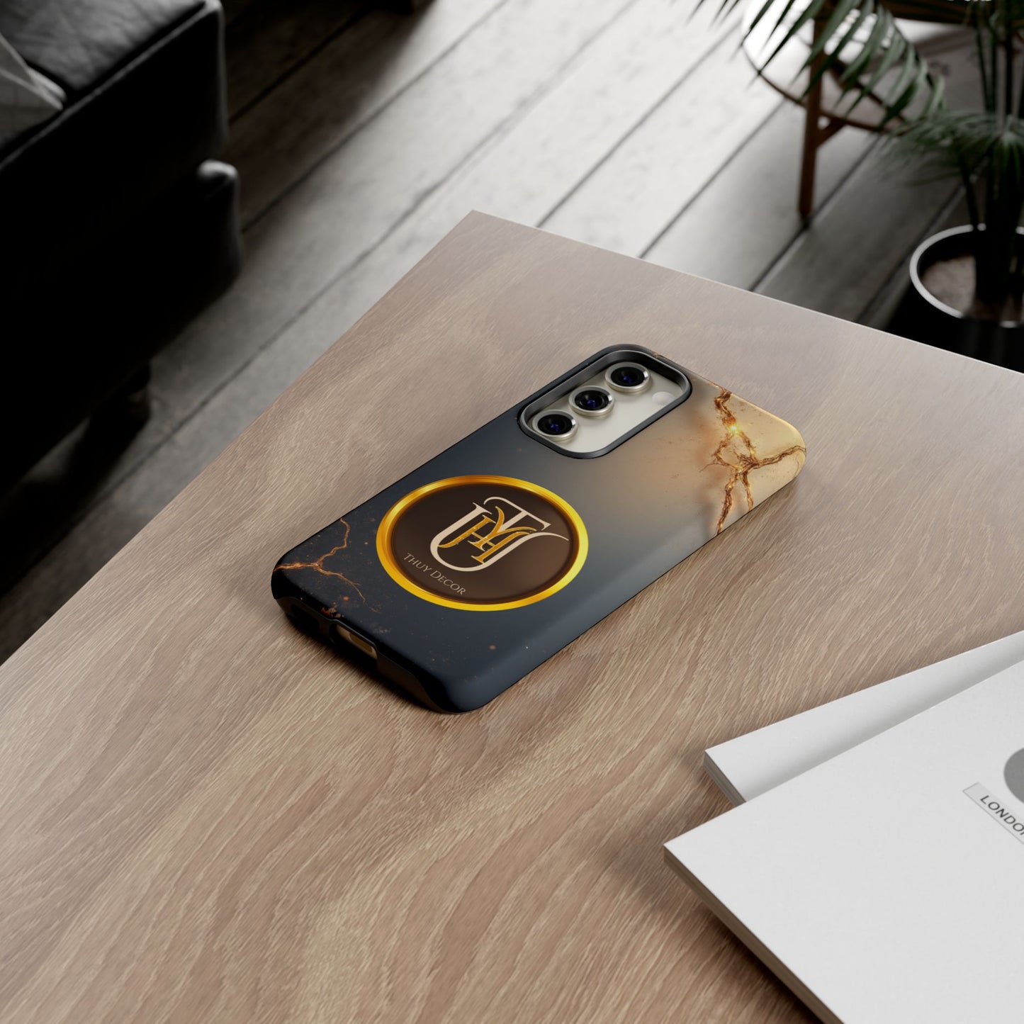 Thuy Decor Stylish Protective Mobile Case