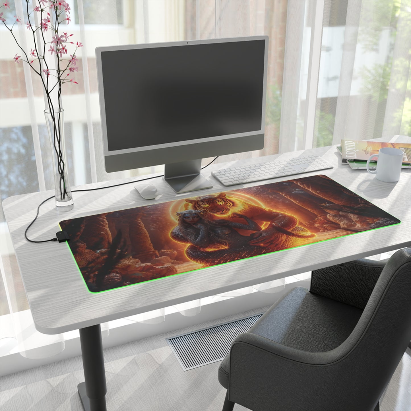 10K Lady Snake & Tiger "The Queen" - LED Gaming Mouse Pad