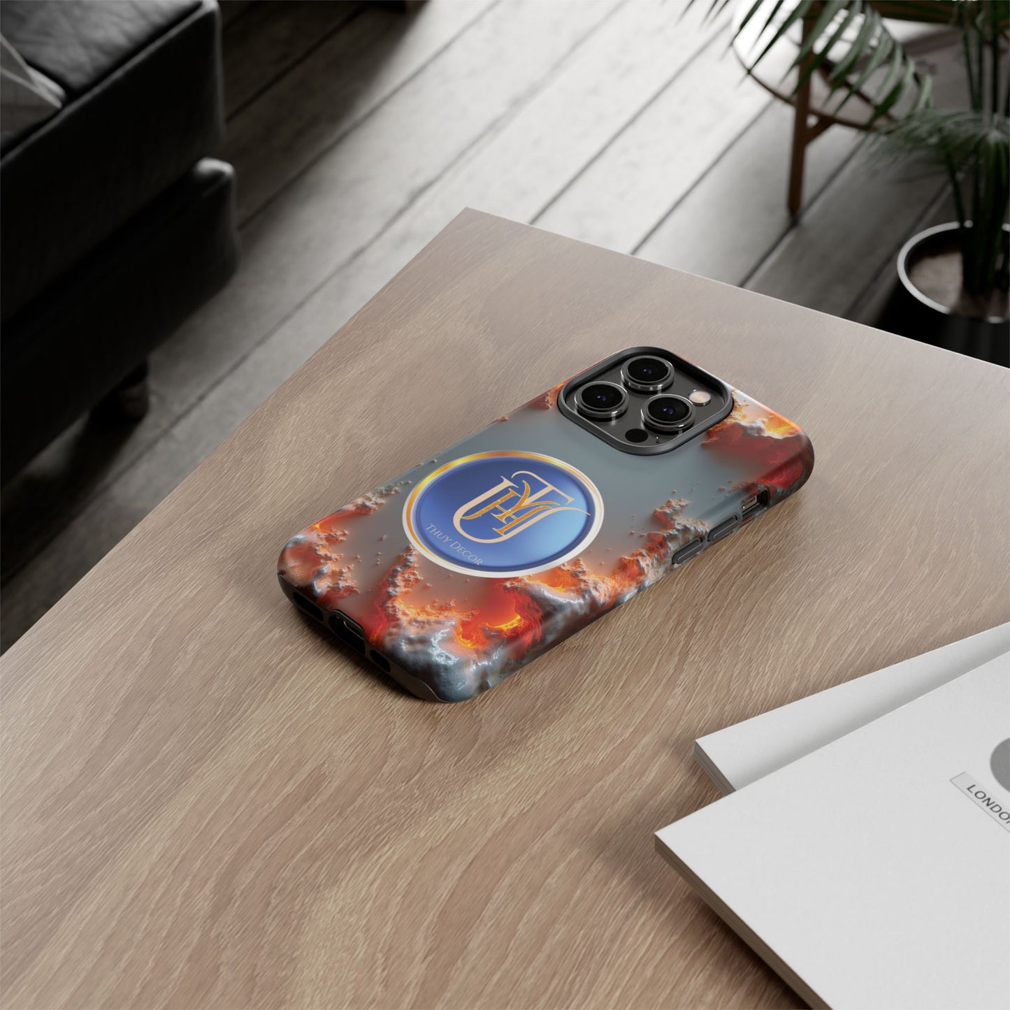Lava Case Thuy Decor Phone Case